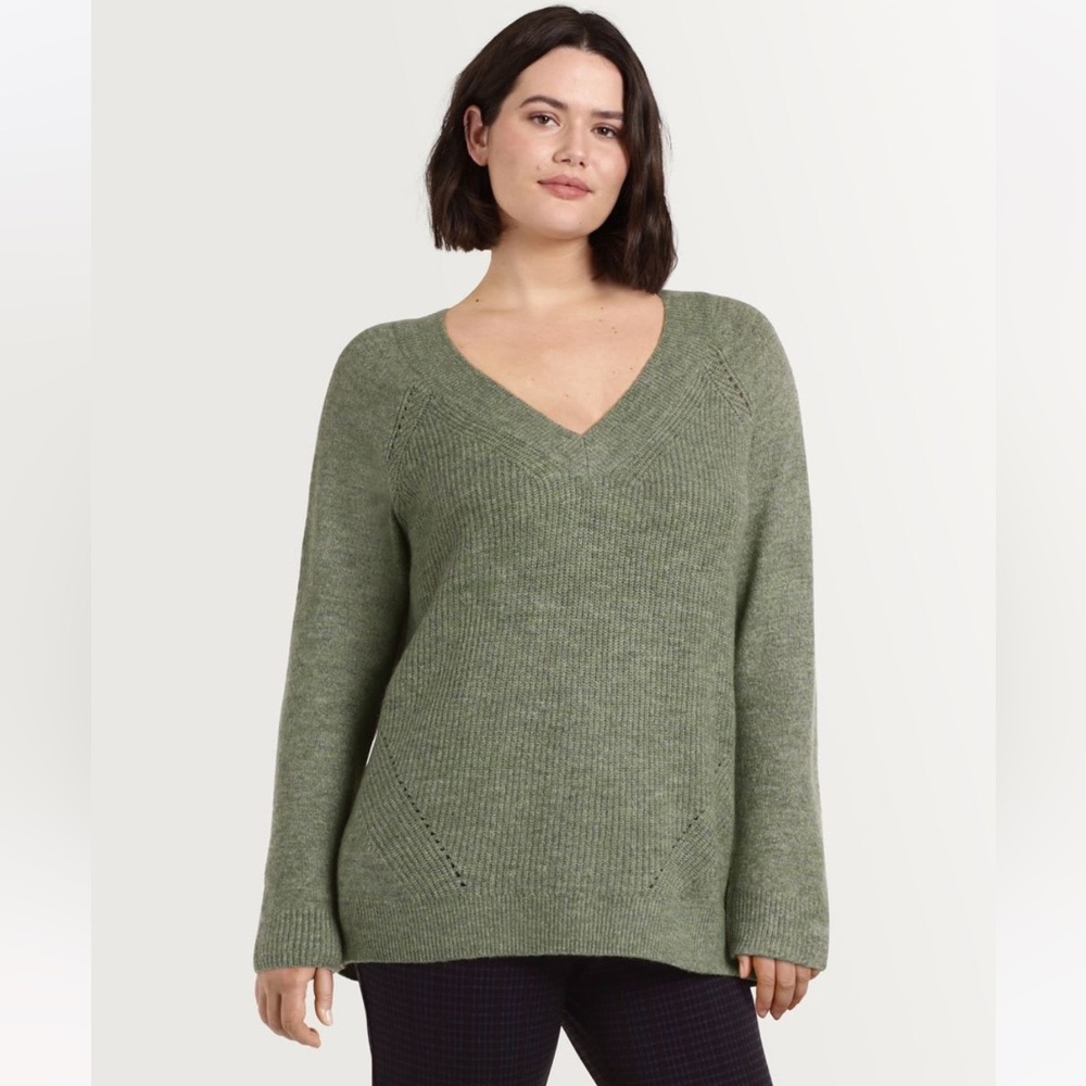 VGUC 2X Reitmans Sage Green Knitted V-Neck Pullover